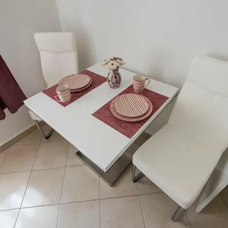 T&m With Parking In The Old Town Zadar