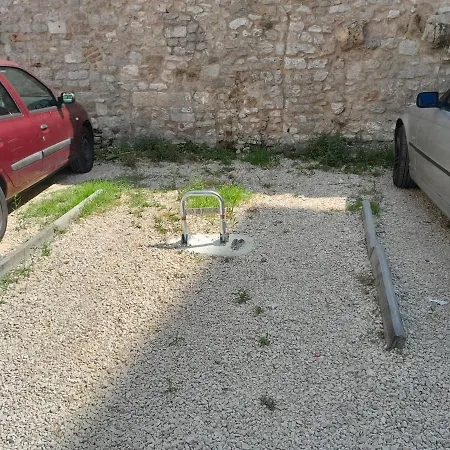 T&m With Parking In The Old Town Apartmán *