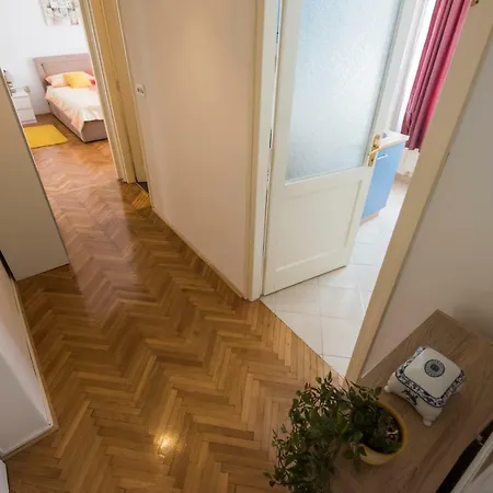 T&m With Parking In The Old Town Appartement